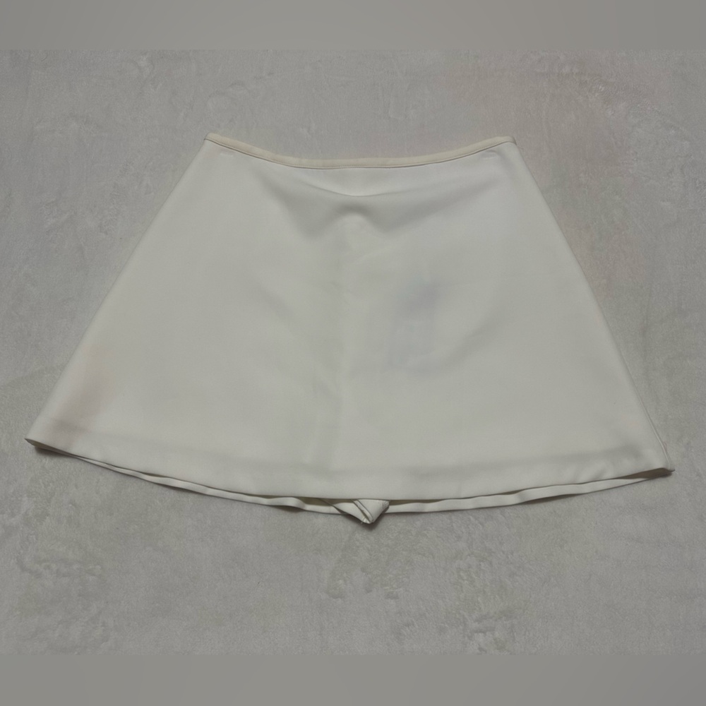 Gianni Bini White Skirt / Skort